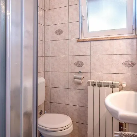 Apartment Awesome In With Kitchen Pula